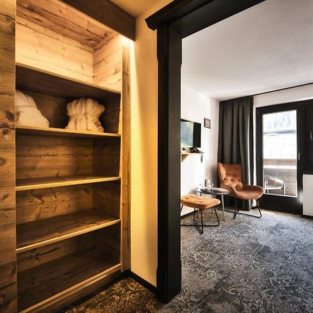 Berghotel Basur - Das Schihotel Am Arlberg Flirsch Bagian luar foto
