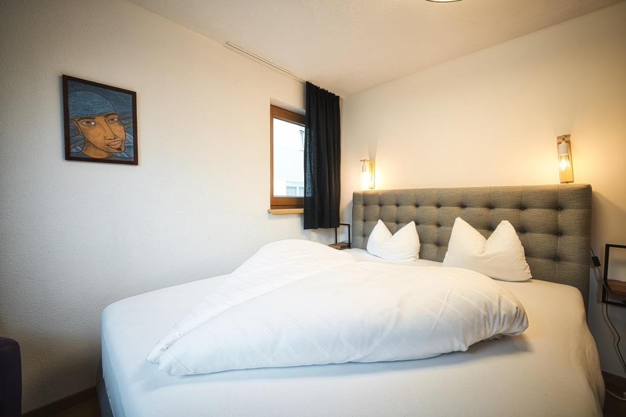 Berghotel Basur - Das Schihotel Am Arlberg Flirsch Bagian luar foto