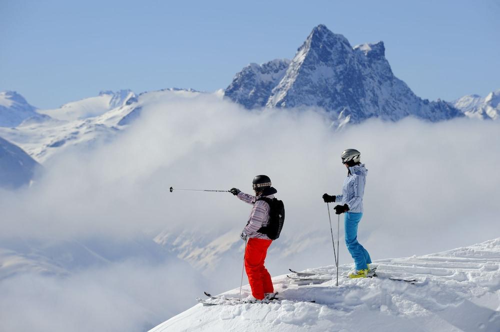 Berghotel Basur - Das Schihotel Am Arlberg Flirsch Bagian luar foto